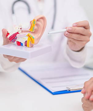 How Plastic Surgeons Plan Ear Reconstruction Surgery - Blog Thumbnail